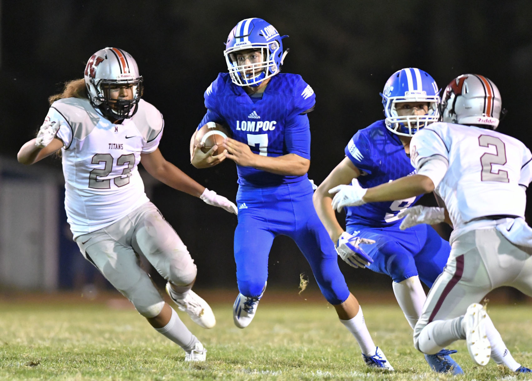 090117 Nipomo Lompoc football 18.jpg